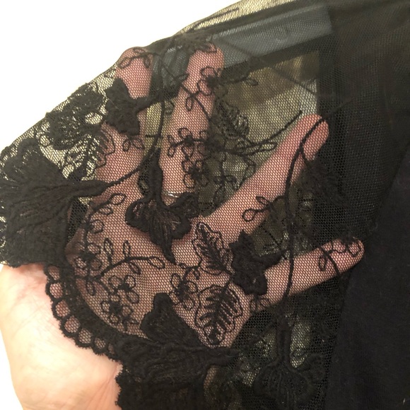 Scoop-Neck, Lace-Sleeve Top - Picture 3 of 7